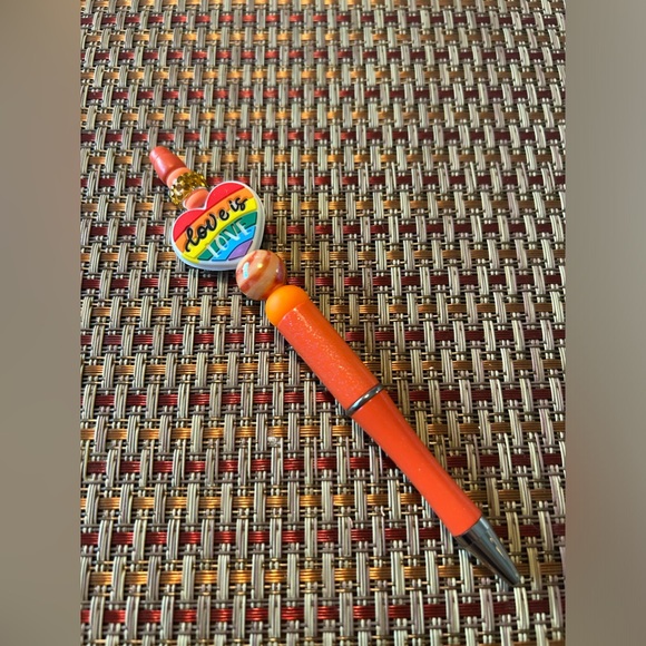 Handmade Love is Love pen - Picture 3 of 5